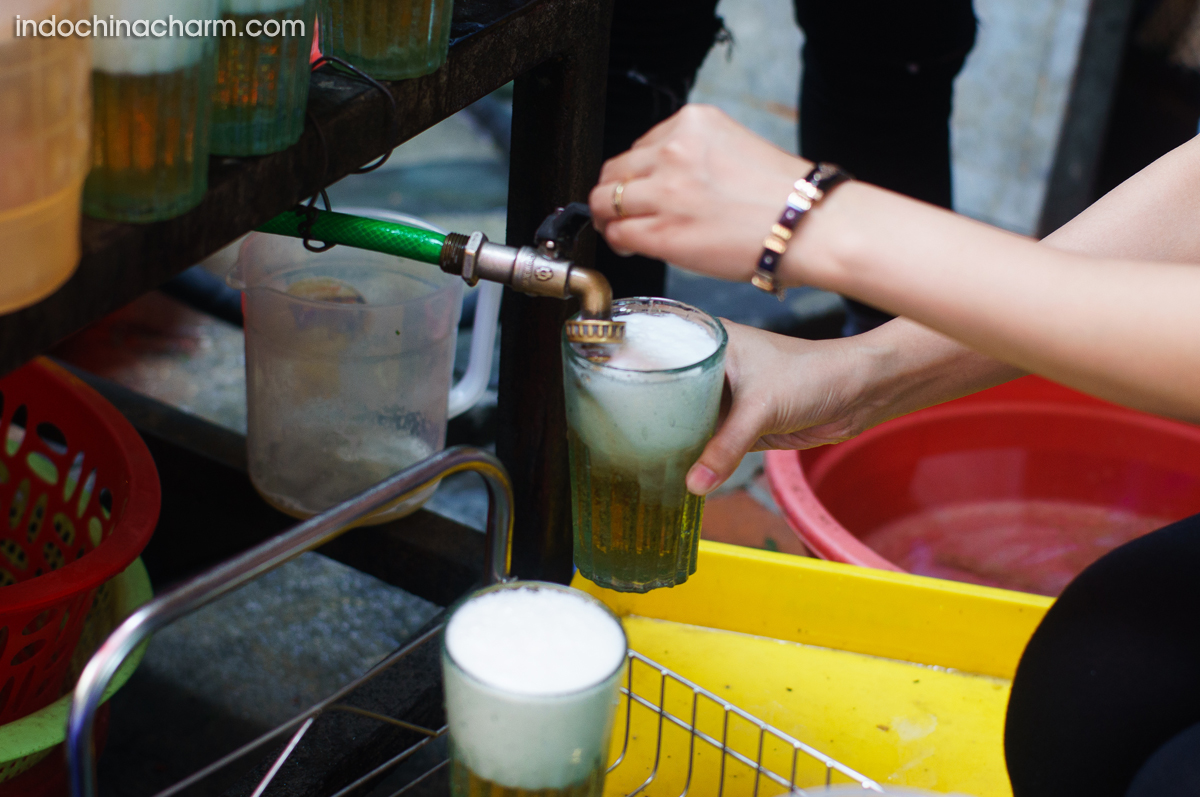 Take beer out from the barrel