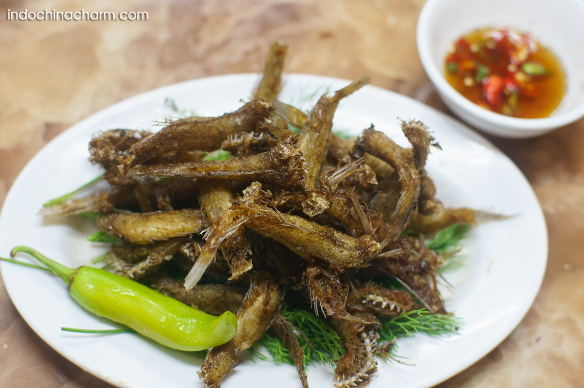 Fried fishes to eat with local beer