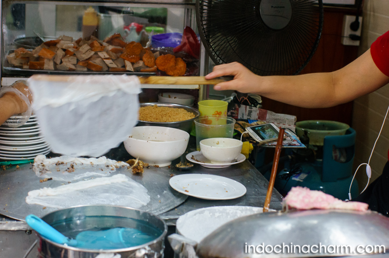 Banh Cuon – The Hanoi rolled steam pancake for local breakfast