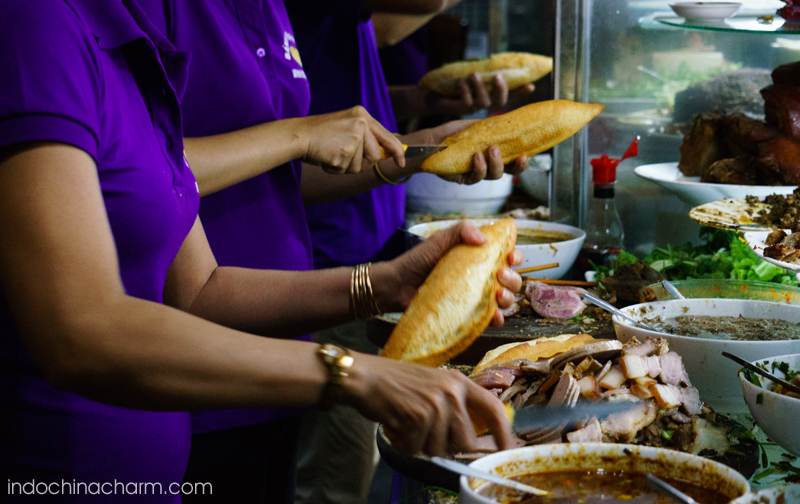 Rush hour at "Banh Mi Phuong" sandwich restaurant in Hoi An