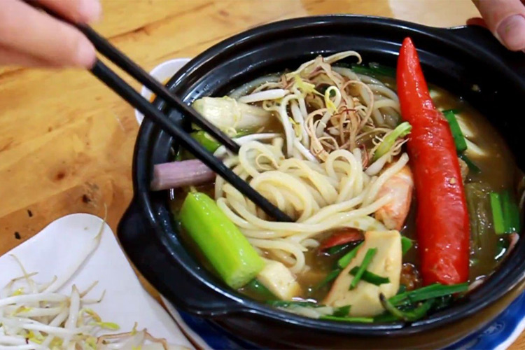 Fish stew with water lily (Bông Súng Mắm Kho)