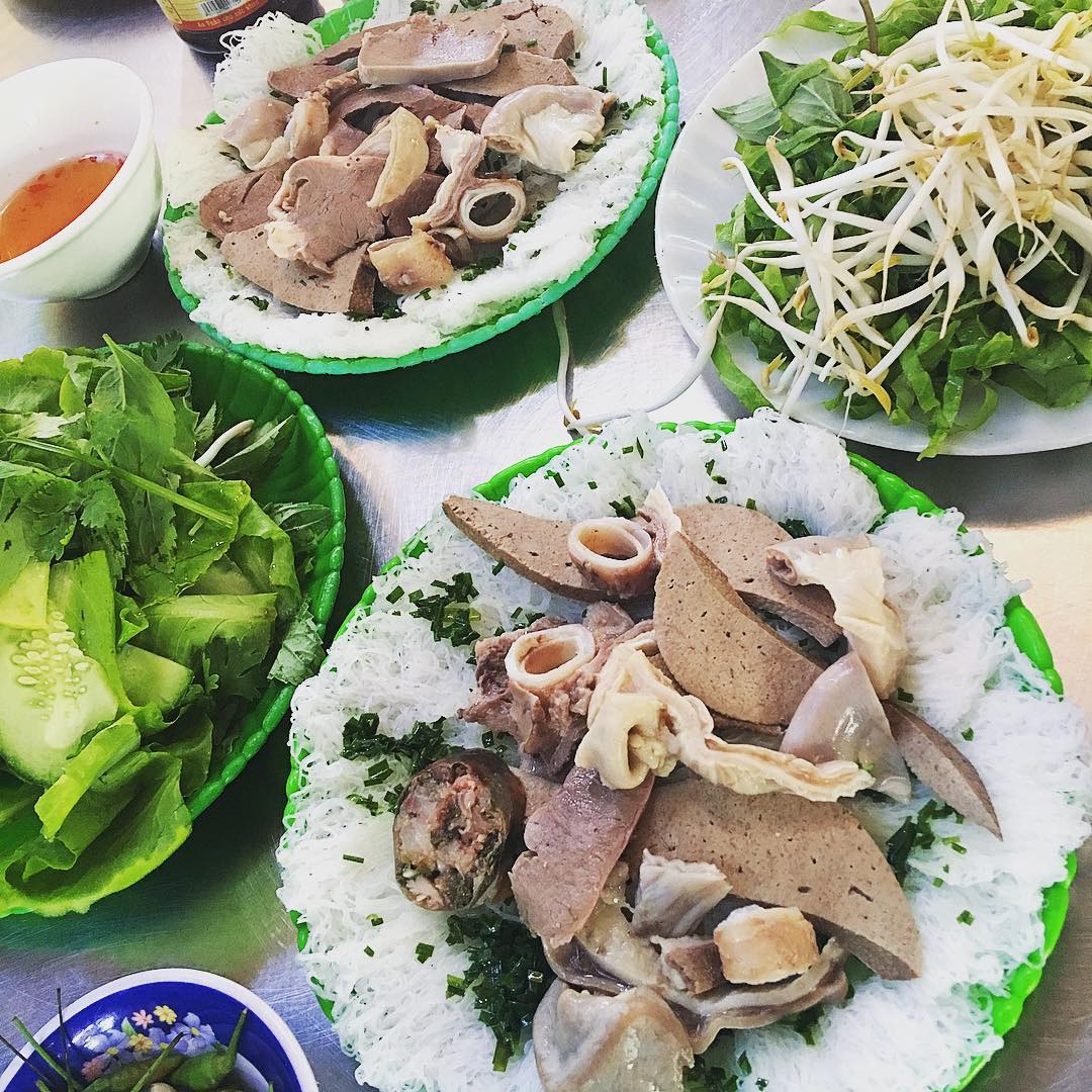 Rice Vermicelli with pig tripe (Banh Hoi Long Heo)