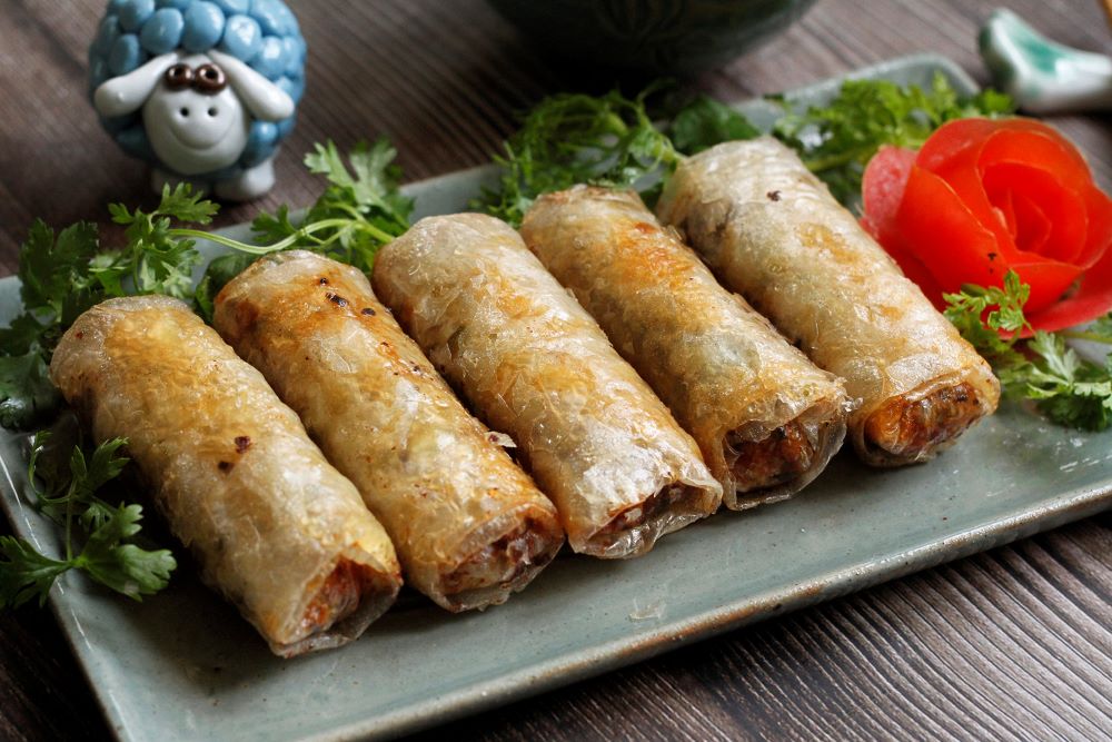 Fried spring rolls (Nem Rán)