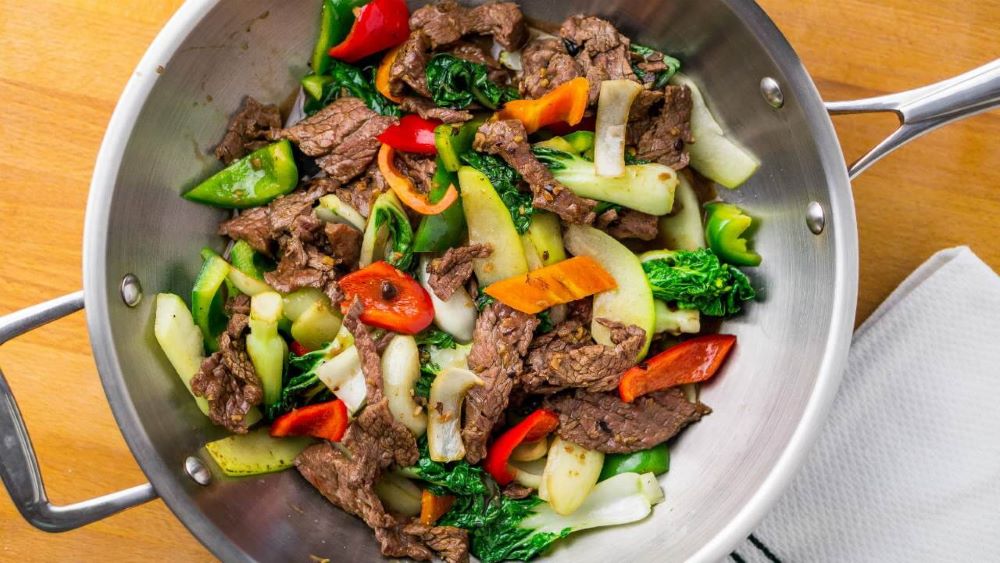 Stir-fried mixed vegetables with beef (Rau xào thịt bò)